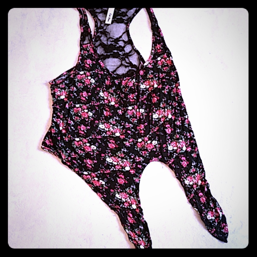 Black floral tie up crop top